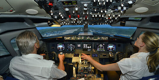 Cockpit Bild Flight Deck B737