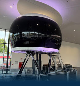 Full-Flight Flugsimulator: 
Bewegt sich mit